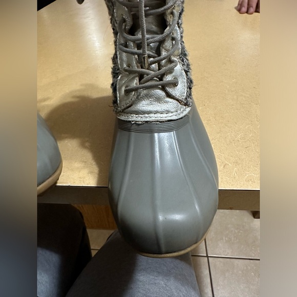 Women's Sam Edelman Caldwell
Duck Boots Grey & Silver Size 8 snow boots - Picture 9 of 14
